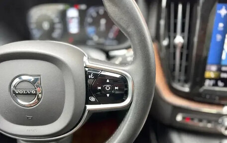 Volvo XC60 II, 2021 год, 2 735 000 рублей, 21 фотография