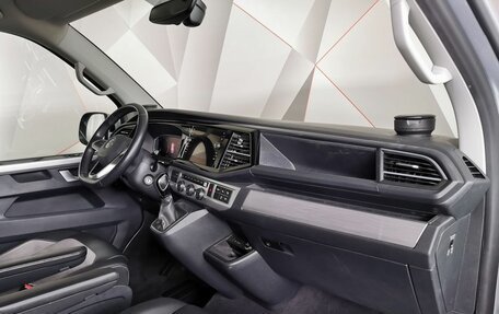 Volkswagen Multivan T6 рестайлинг, 2020 год, 8 000 000 рублей, 9 фотография