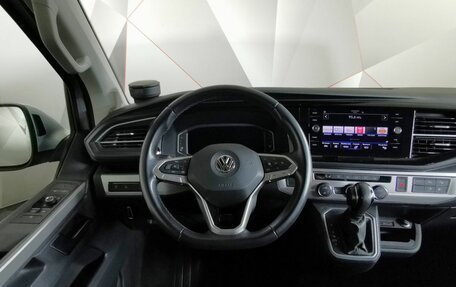 Volkswagen Multivan T6 рестайлинг, 2020 год, 8 000 000 рублей, 15 фотография