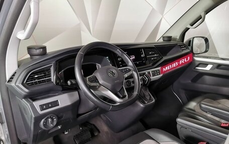 Volkswagen Multivan T6 рестайлинг, 2020 год, 8 000 000 рублей, 14 фотография