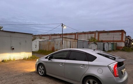 Toyota Prius, 2012 год, 1 049 000 рублей, 2 фотография