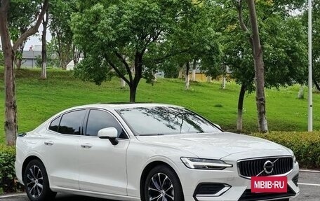 Volvo S60 III, 2022 год, 2 500 000 рублей, 5 фотография
