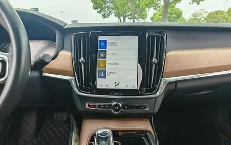 Volvo S90 II рестайлинг, 2021 год, 2 835 000 рублей, 4 фотография