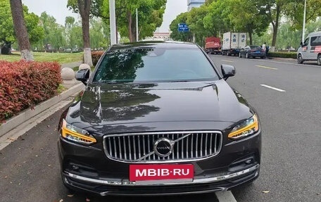 Volvo S90 II рестайлинг, 2021 год, 2 835 000 рублей, 3 фотография