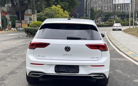 Volkswagen Golf VIII, 2022 год, 1 718 000 рублей, 3 фотография