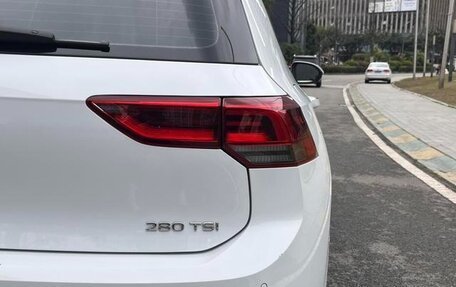 Volkswagen Golf VIII, 2022 год, 1 718 000 рублей, 24 фотография