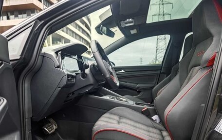 Volkswagen Golf VIII, 2022 год, 2 583 000 рублей, 6 фотография