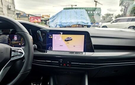Volkswagen Golf VIII, 2022 год, 2 583 000 рублей, 9 фотография