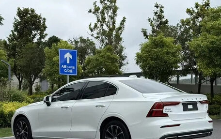Volvo S60 III, 2022 год, 2 235 000 рублей, 9 фотография
