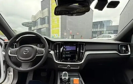 Volvo S60 III, 2022 год, 2 235 000 рублей, 2 фотография