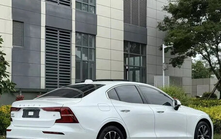 Volvo S60 III, 2022 год, 2 235 000 рублей, 5 фотография