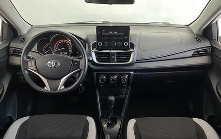 Toyota Yaris XP150 рестайлинг, 2022 год, 1 213 000 рублей, 7 фотография