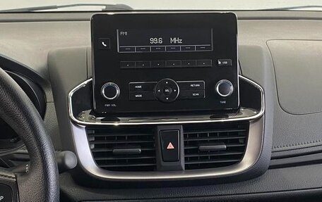 Toyota Yaris XP150 рестайлинг, 2022 год, 1 213 000 рублей, 10 фотография