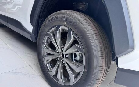 Toyota RAV4, 2024 год, 2 990 000 рублей, 12 фотография