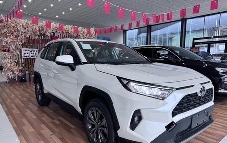 Toyota RAV4, 2024 год, 2 990 000 рублей, 3 фотография