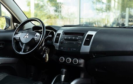 Mitsubishi Outlander III рестайлинг 3, 2007 год, 1 300 000 рублей, 10 фотография
