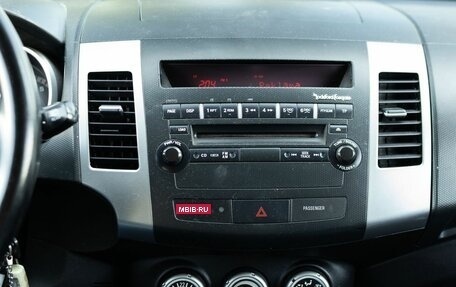 Mitsubishi Outlander III рестайлинг 3, 2007 год, 1 300 000 рублей, 14 фотография