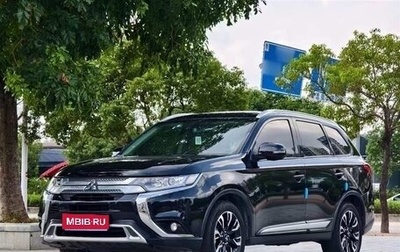 Mitsubishi Outlander III рестайлинг 3, 2022 год, 1 600 000 рублей, 1 фотография