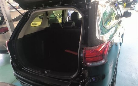 Mitsubishi Outlander III рестайлинг 3, 2022 год, 1 600 000 рублей, 7 фотография