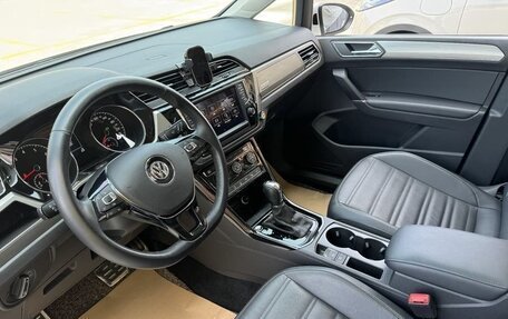 Volkswagen Touran III, 2018 год, 2 190 099 рублей, 7 фотография