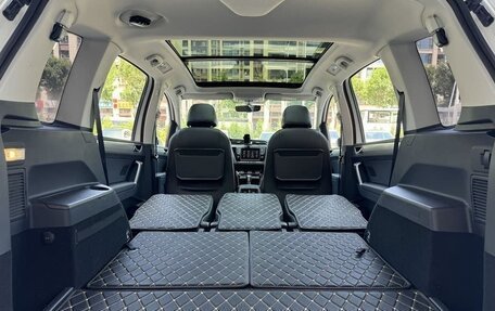 Volkswagen Touran III, 2018 год, 2 190 099 рублей, 9 фотография