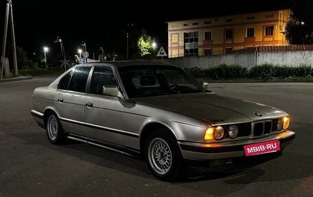BMW 5 серия, 1988 год, 450 000 рублей, 6 фотография