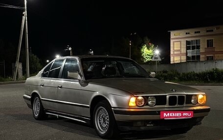 BMW 5 серия, 1988 год, 450 000 рублей, 2 фотография