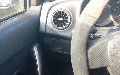 Renault Logan II, 2014 год, 275 000 рублей, 9 фотография