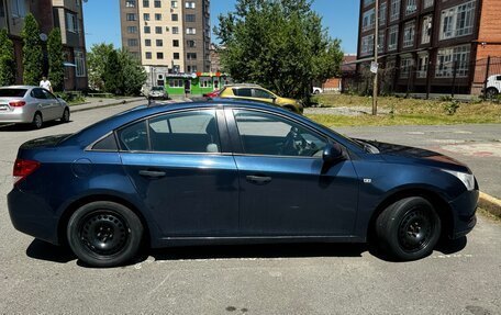 Chevrolet Cruze II, 2010 год, 670 000 рублей, 2 фотография