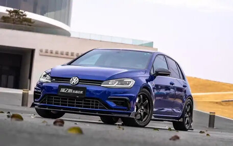 Volkswagen Golf R VII, 2017 год, 4 190 099 рублей, 2 фотография