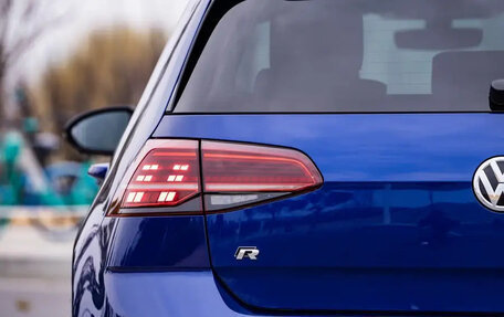 Volkswagen Golf R VII, 2017 год, 4 190 099 рублей, 6 фотография
