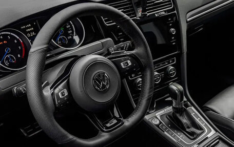 Volkswagen Golf R VII, 2017 год, 4 190 099 рублей, 9 фотография