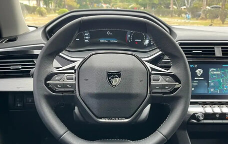 Peugeot 408, 2023 год, 1 830 000 рублей, 12 фотография
