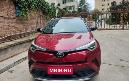Toyota C-HR I рестайлинг, 2022 год, 1 600 000 рублей, 2 фотография