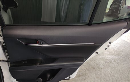 Toyota Camry, 2021 год, 2 595 000 рублей, 17 фотография