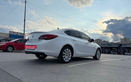 Opel Astra J, 2013 год, 810 000 рублей, 4 фотография
