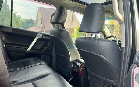 Toyota Land Cruiser Prado 150 рестайлинг 2, 2017 год, 3 500 000 рублей, 2 фотография