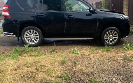 Toyota Land Cruiser Prado 150 рестайлинг 2, 2017 год, 3 500 000 рублей, 10 фотография
