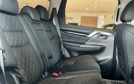 Mitsubishi Pajero Sport III рестайлинг, 2018 год, 2 459 000 рублей, 15 фотография