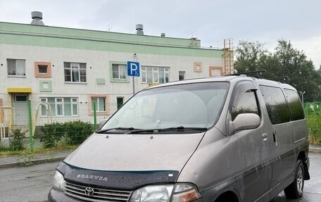 Toyota Granvia, 1998 год, 780 000 рублей, 1 фотография