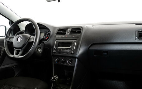 Volkswagen Polo VI (EU Market), 2018 год, 825 000 рублей, 9 фотография