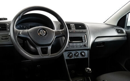 Volkswagen Polo VI (EU Market), 2018 год, 825 000 рублей, 11 фотография