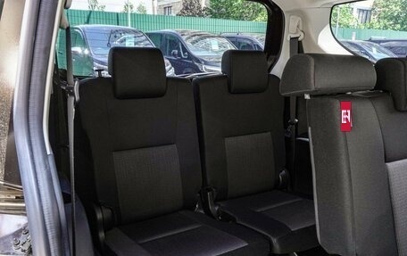 Toyota Sienta II, 2019 год, 1 730 000 рублей, 12 фотография