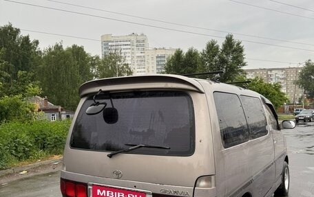 Toyota Granvia, 1998 год, 780 000 рублей, 4 фотография