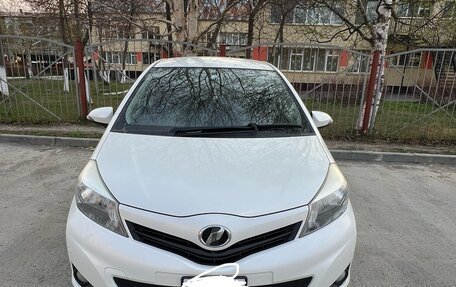 Toyota Vitz, 2013 год, 800 000 рублей, 4 фотография