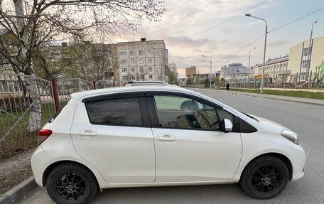 Toyota Vitz, 2013 год, 800 000 рублей, 9 фотография