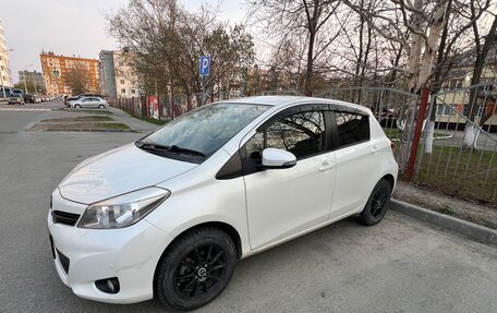Toyota Vitz, 2013 год, 800 000 рублей, 3 фотография