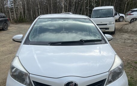 Toyota Vitz, 2013 год, 800 000 рублей, 10 фотография