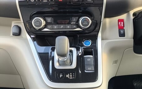Nissan Serena IV, 2019 год, 1 910 000 рублей, 8 фотография