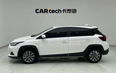 Toyota Yaris, 2022 год, 1 430 000 рублей, 4 фотография